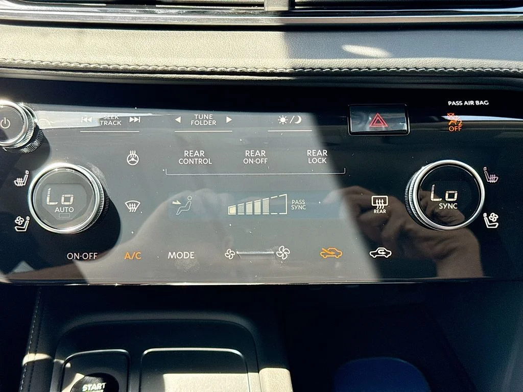 New 2027 HARBOR GRAY INFINITI Luxe FWD image 16