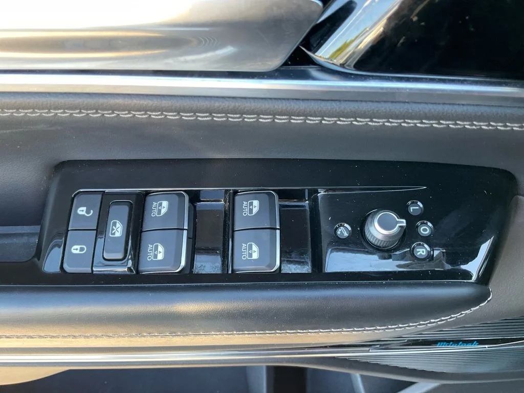 Used 2022 White Jeep Series II image 30