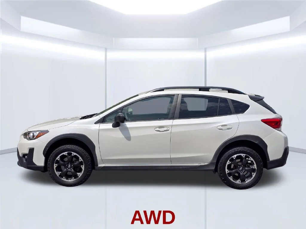 Used 2021 White Subaru Base image 15