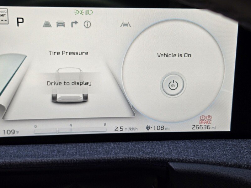 Used 2023 Gray KIA WIND RWD image 24