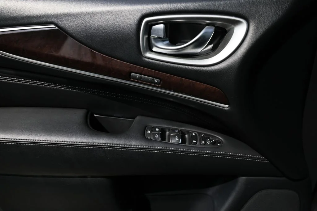 Used 2019 Graphite Shadow INFINITI LUXE image 13
