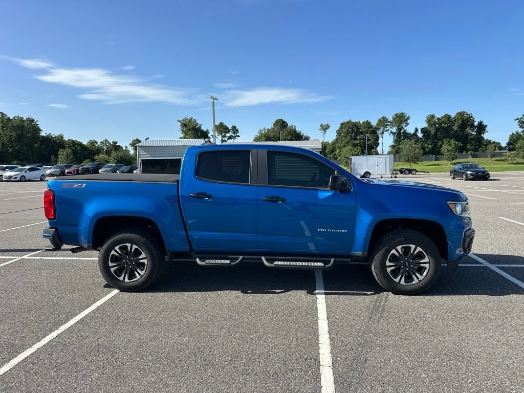 Used 2022 Blue Chevrolet Z71 image 4