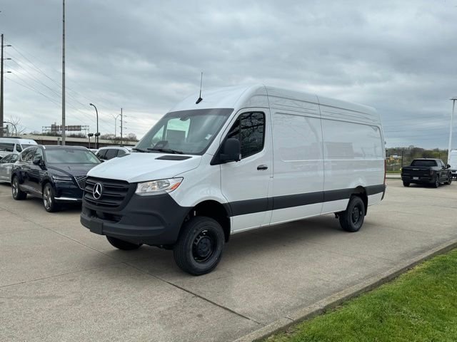 New 2026 Arctic White Mercedes-Benz Cargo 170 WB image 3
