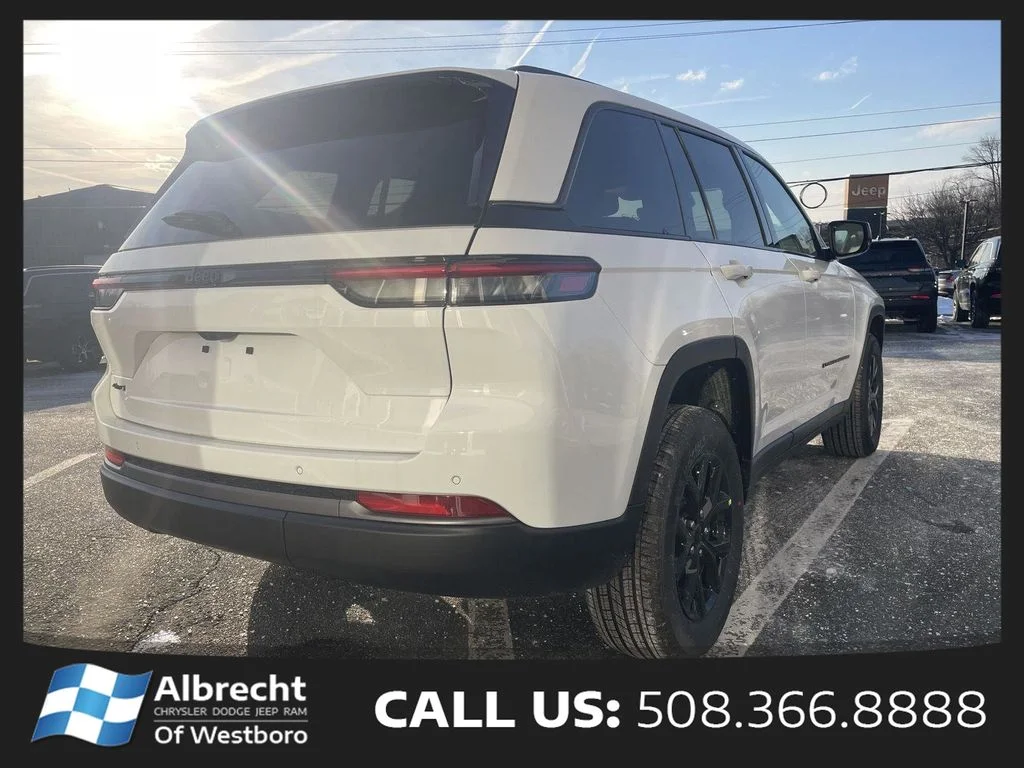 New 2026 Bright White Clear-Coat Exterior Paint Jeep Altitude image 5