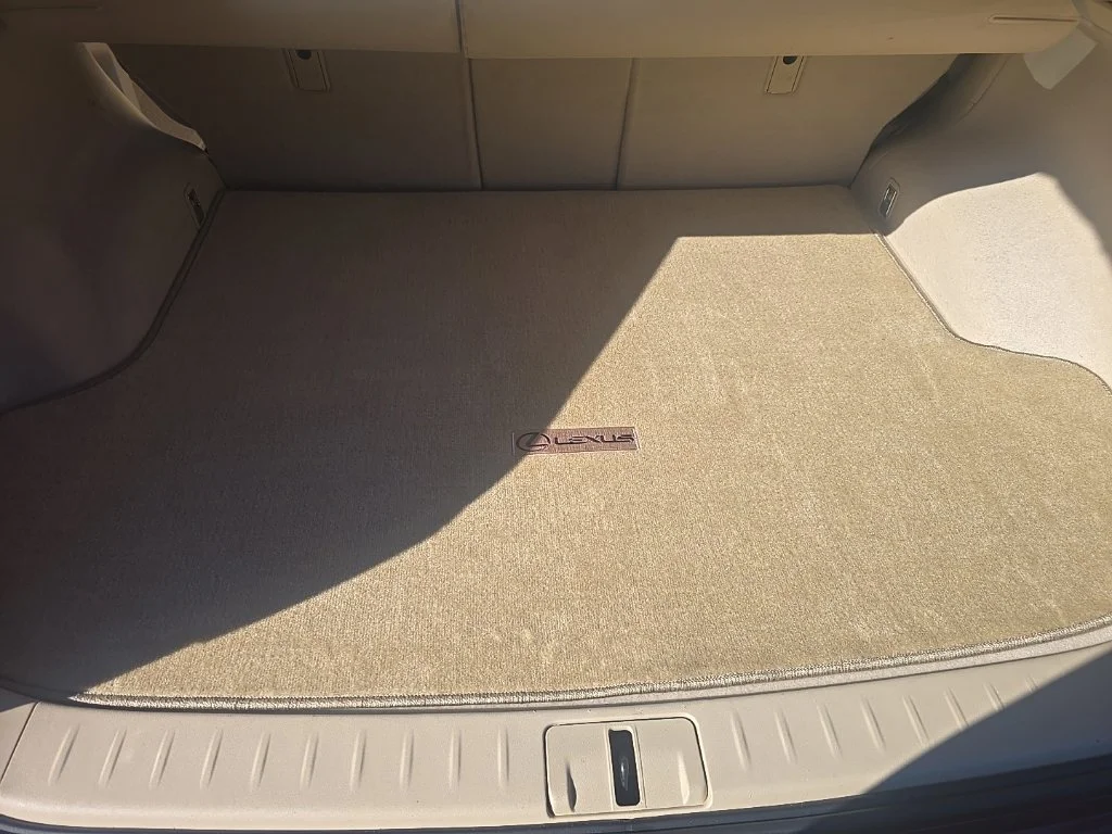 Used 2011 Red Lexus 350 image 10
