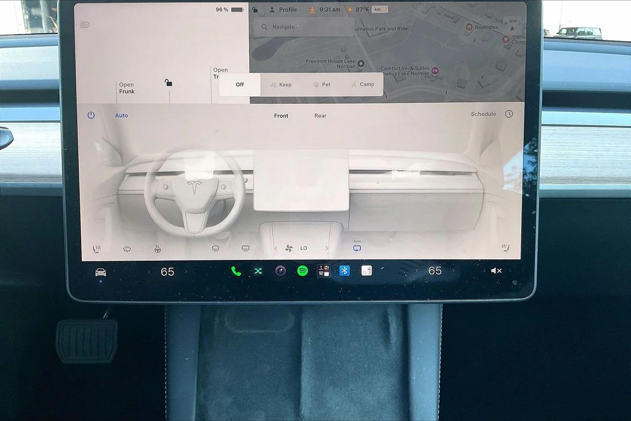 Used 2023  Tesla Base image 20