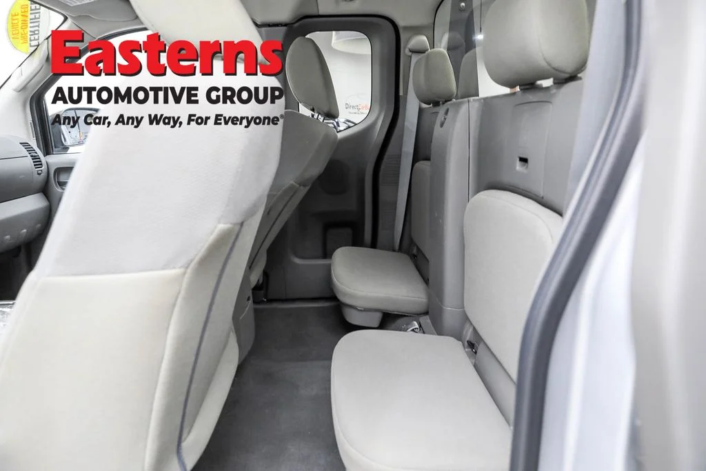Used 2019 Silver Nissan S image 21