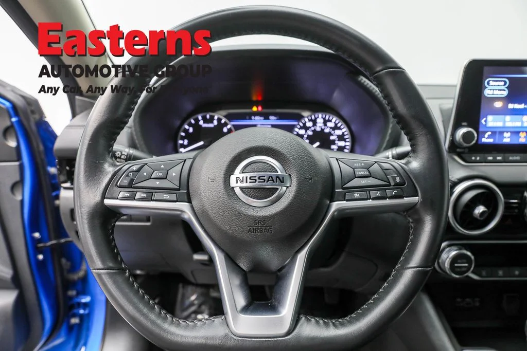 Used 2021 Blue Nissan SV image 10
