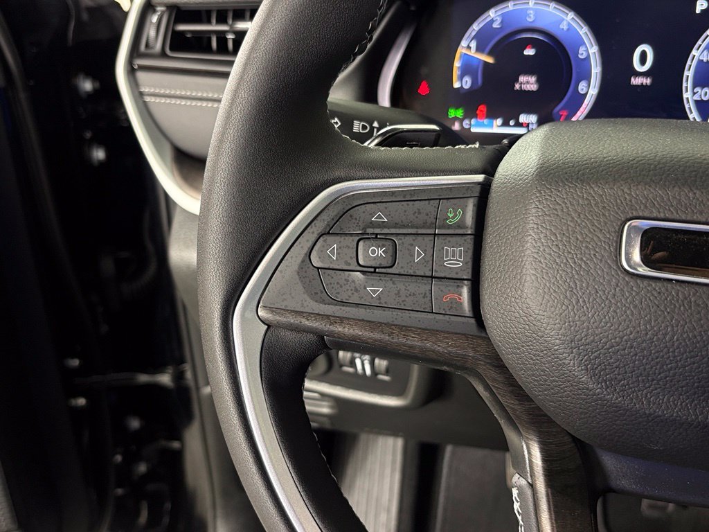 New 2027 High-Gloss Black Paint Jeep Altitude image 20