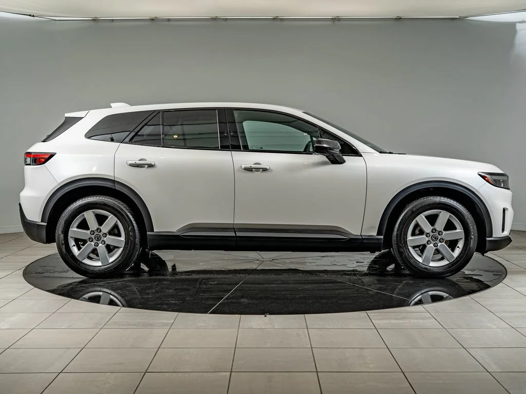 Used 2024 Snowfall Pearl Honda EX image 4