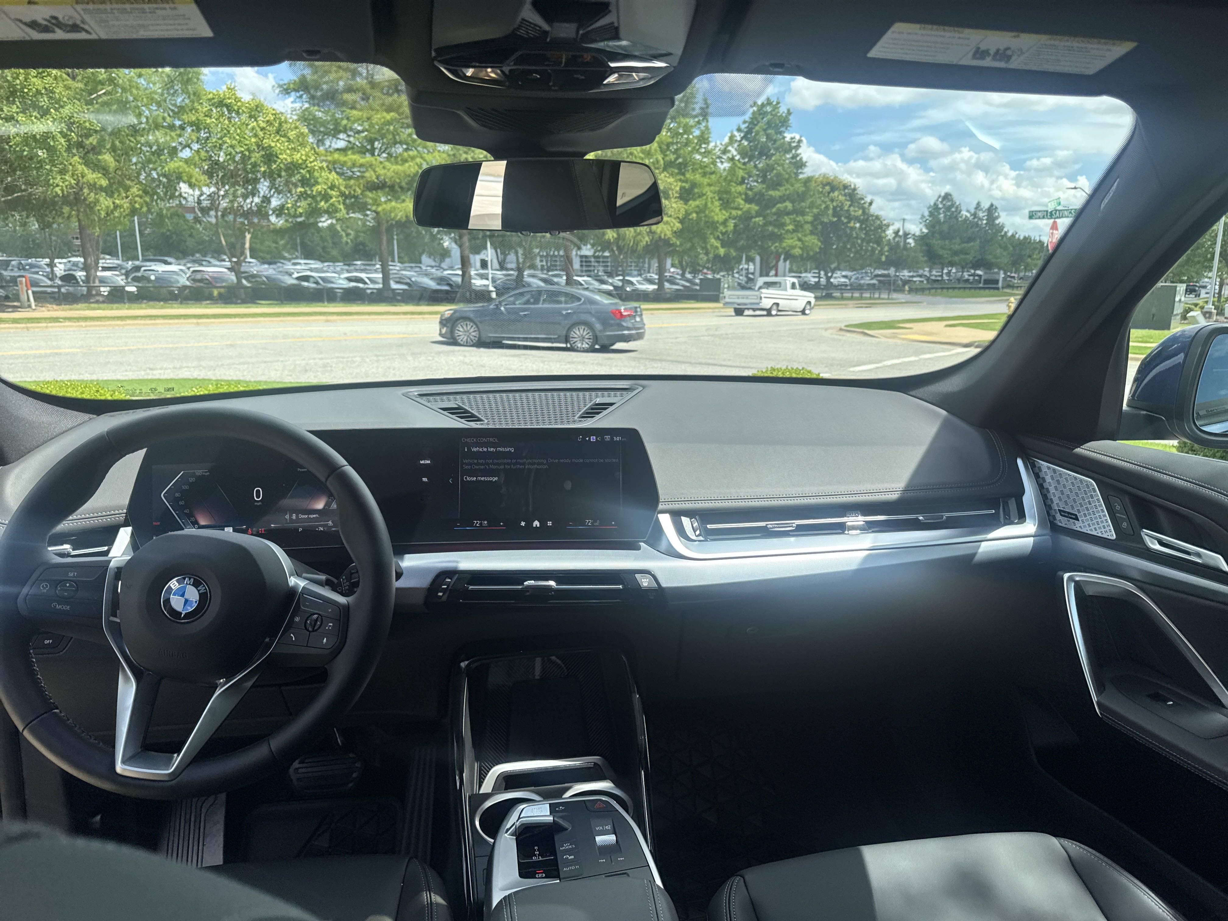 2025 BMW X1 28i - Photo 12