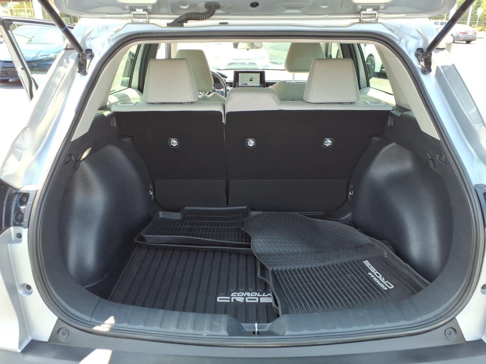 Used 2024 Sonic Silver Toyota L image 27