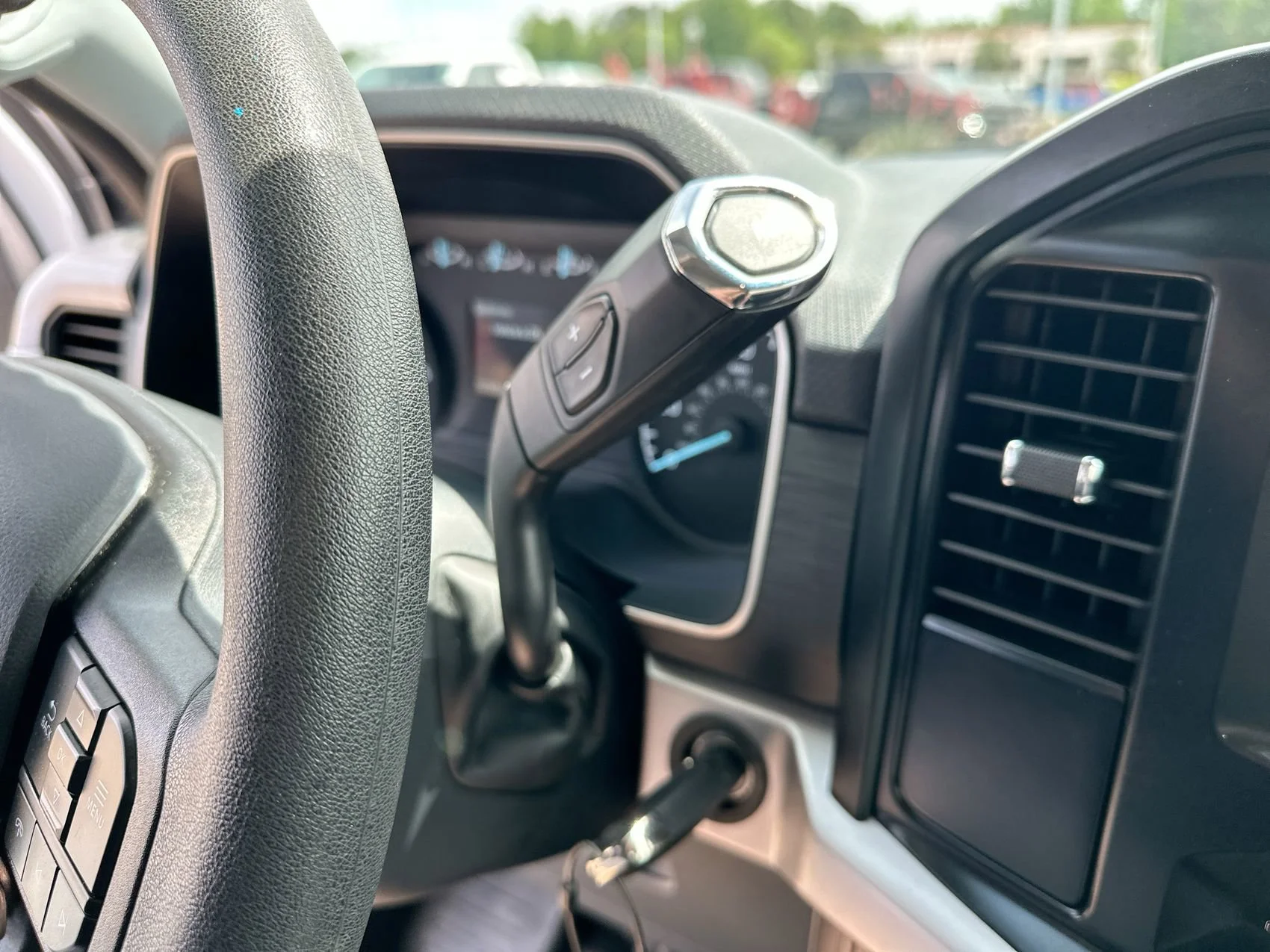 Used 2023 Oxford White Ford XL image 19