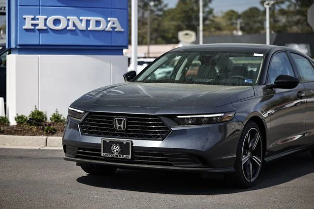 New 2026 Meteorite Gray Metallic Honda SE image 2