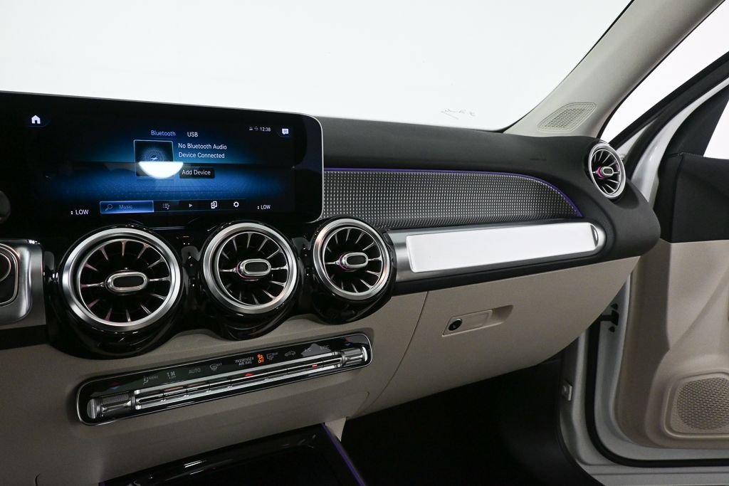 Used 2021  Mercedes-Benz GLB 250 image 13