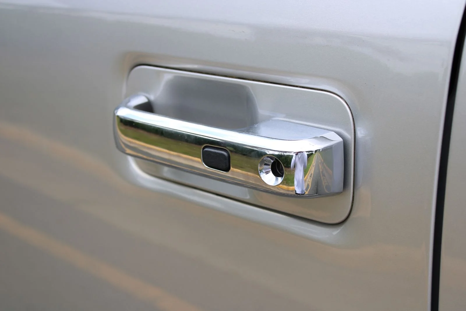 Used 2019 Silver Ford Lariat image 30
