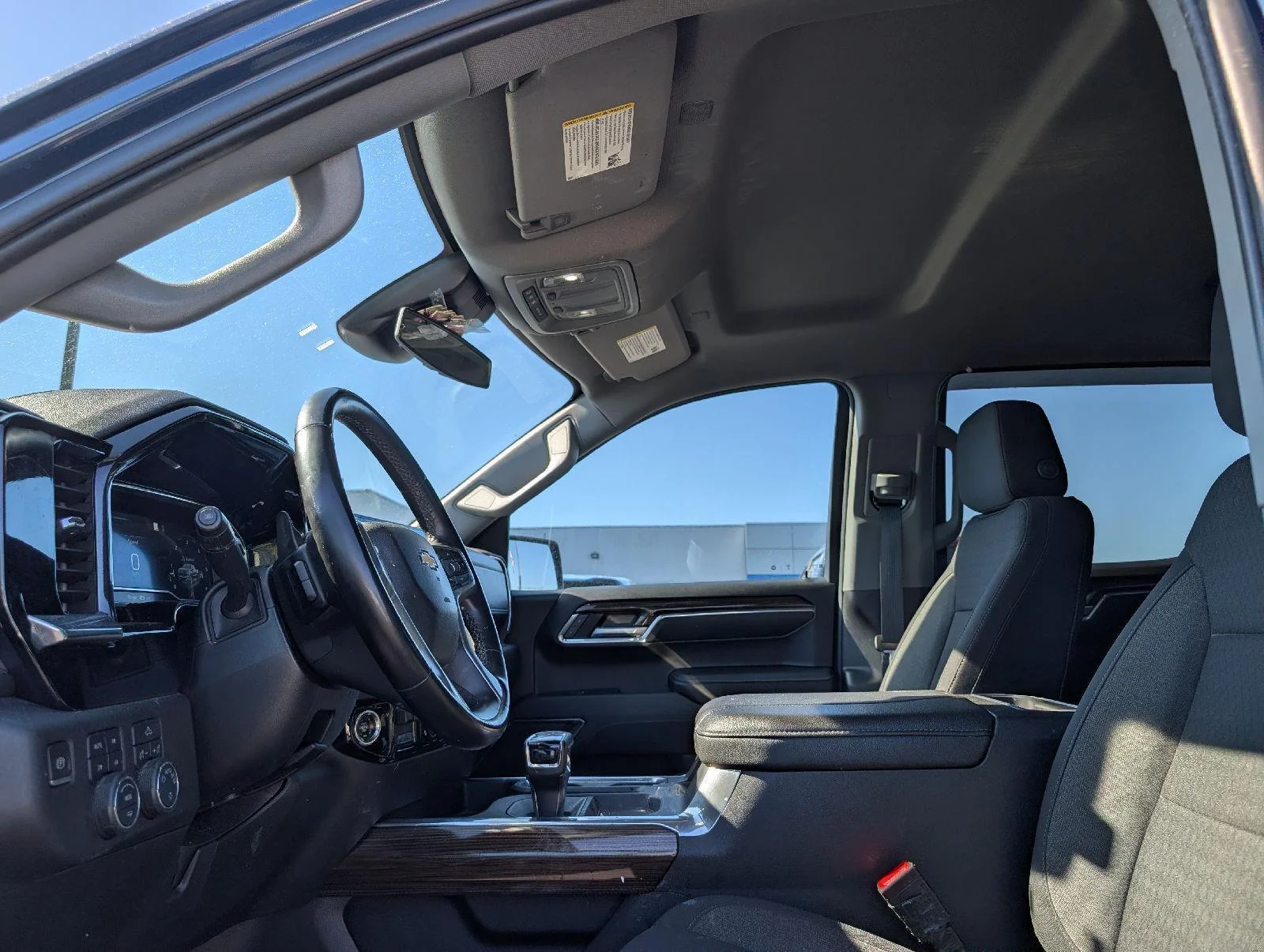 Used 2023 Northsky Blue Metallic Chevrolet LT image 15
