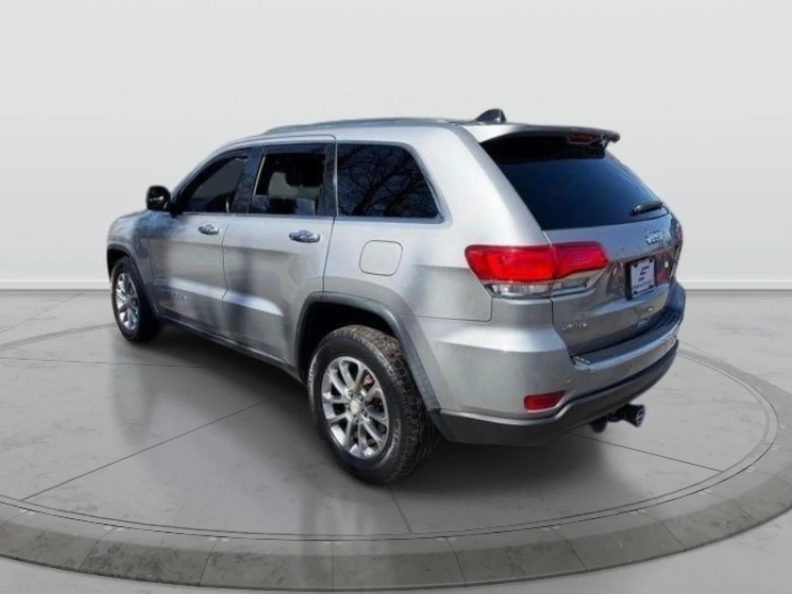 Used 2015 Silver Jeep Limited image 6
