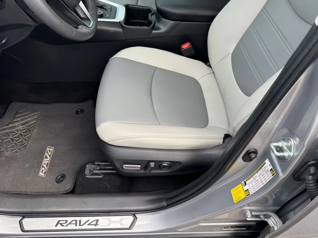 Used 2024 Silver Toyota XLE Premium image 6