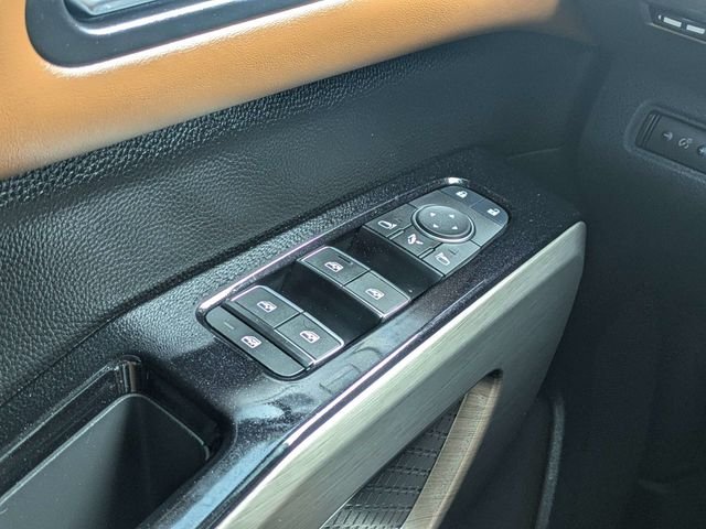 Used 2024 Beige Nissan Platinum image 26