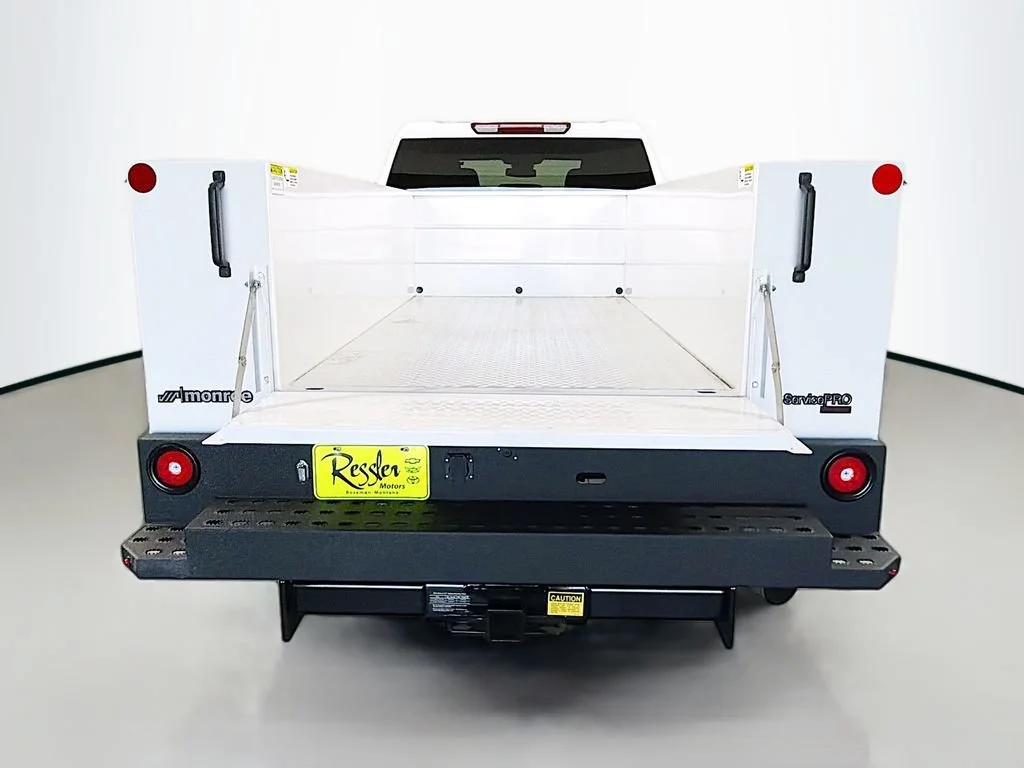 New 2026 Summit White Chevrolet WT image 22