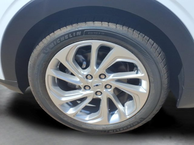New 2027 Summit White Chevrolet LT image 14