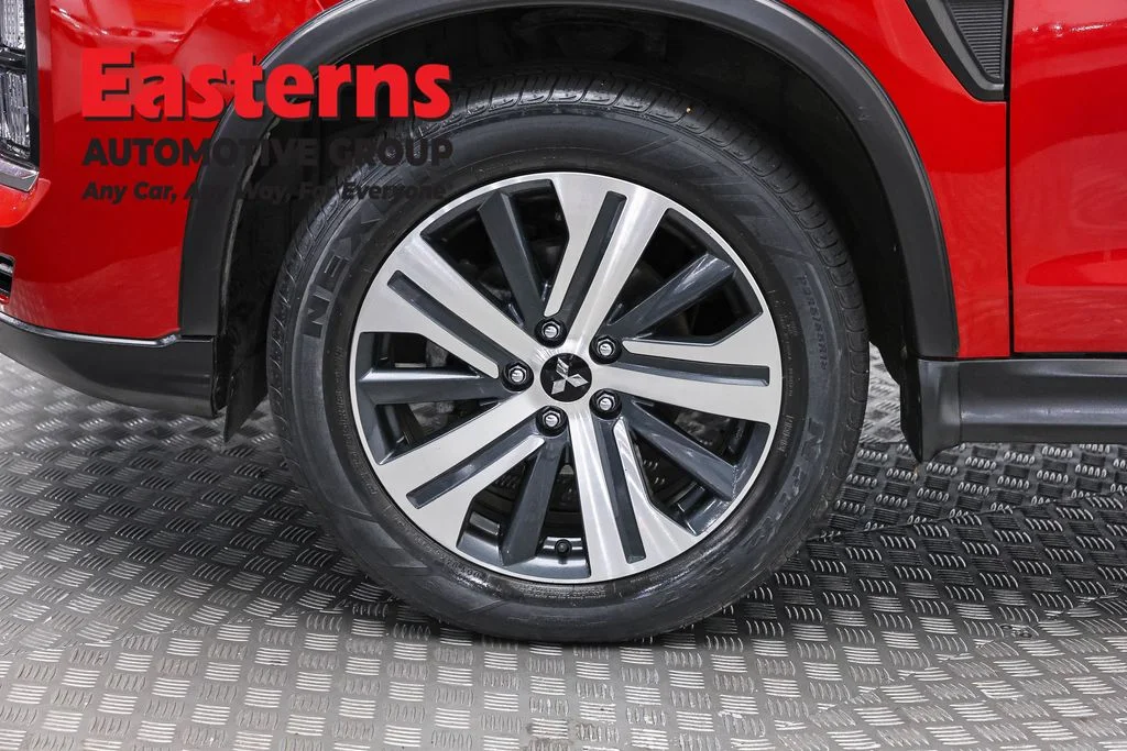 Used 2023 Red Mitsubishi 2.0 ES image 30