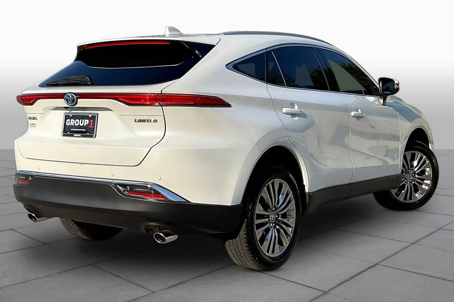 Used 2023 Wind Chill Pearl Toyota Limited image 13