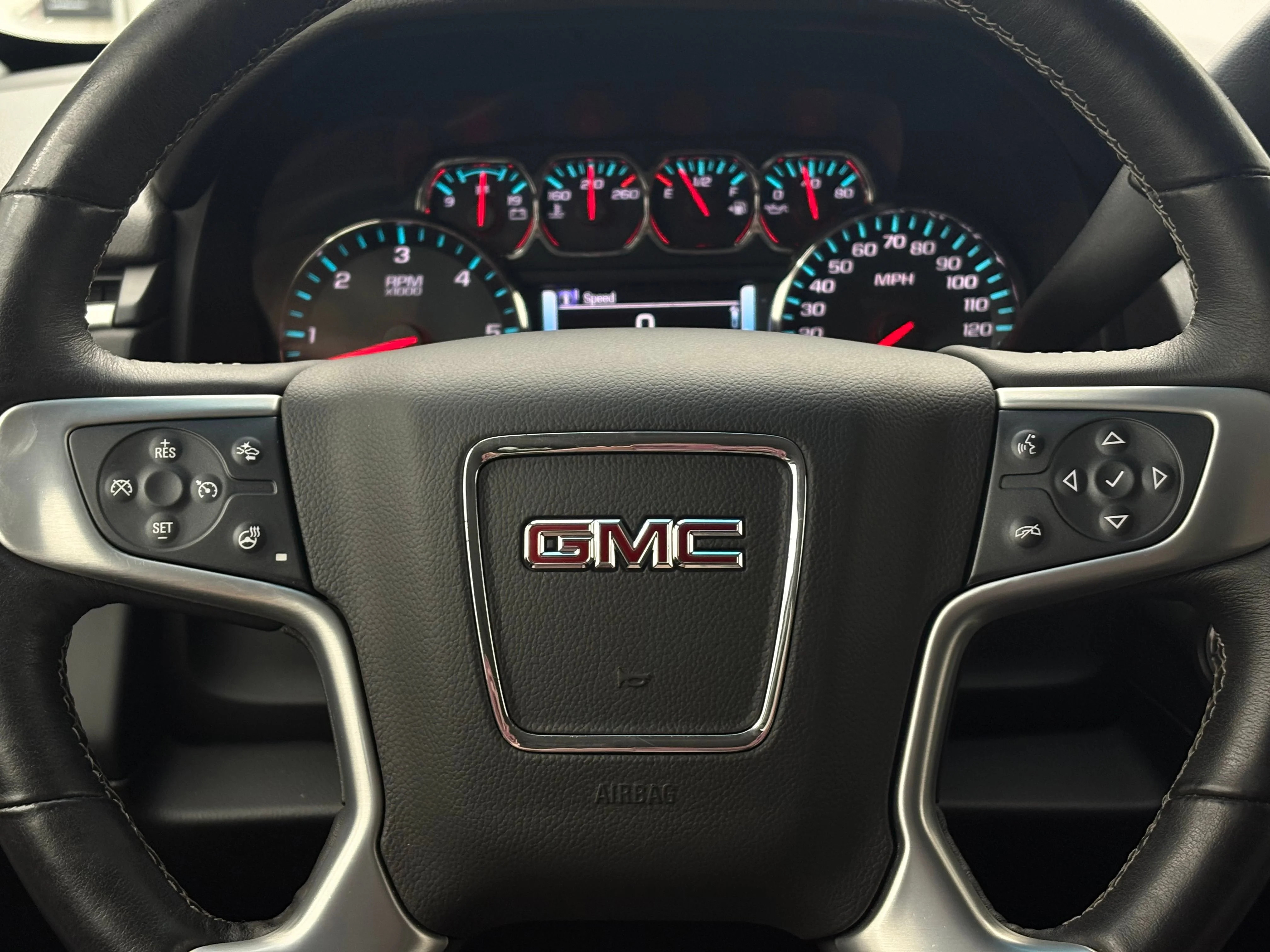 Used 2018 SUMMIT WHITE GMC SLT image 22