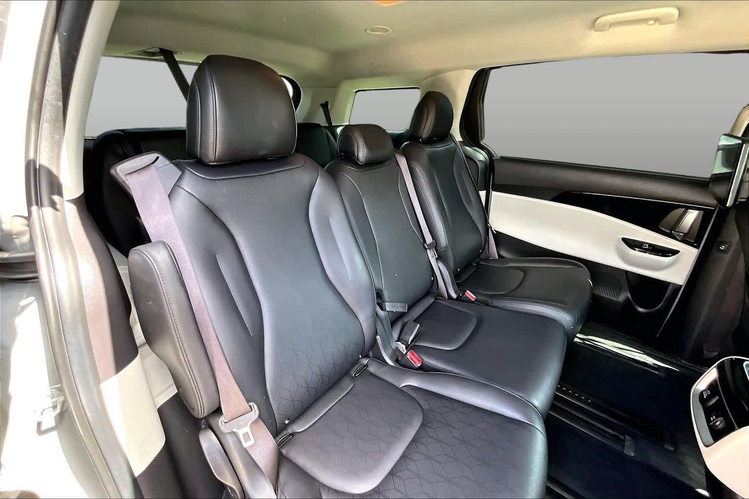 Used 2024 Ceramic Silver Kia SX image 19