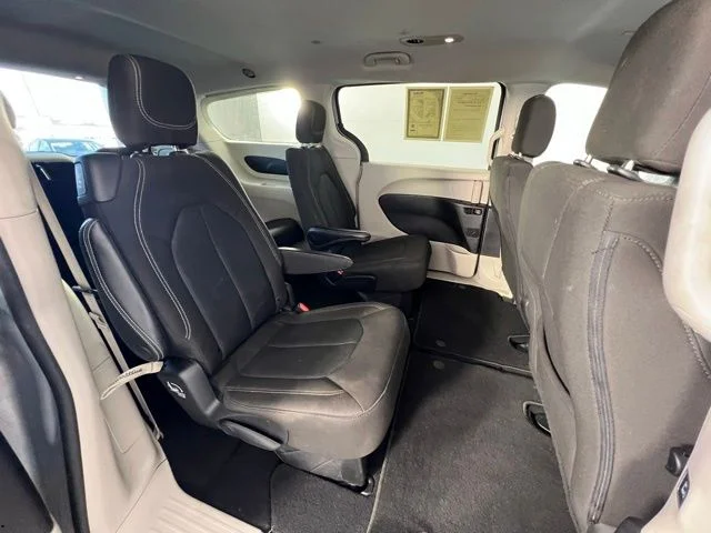 2022 Chrysler Voyager LX - Photo 38
