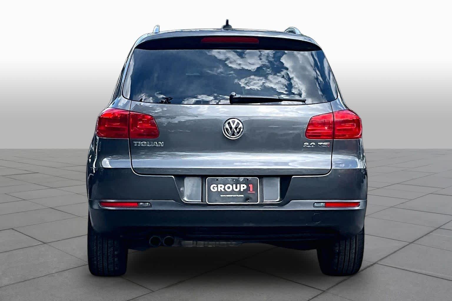 Used 2014 Pepper Gray Metallic Volkswagen SEL image 5