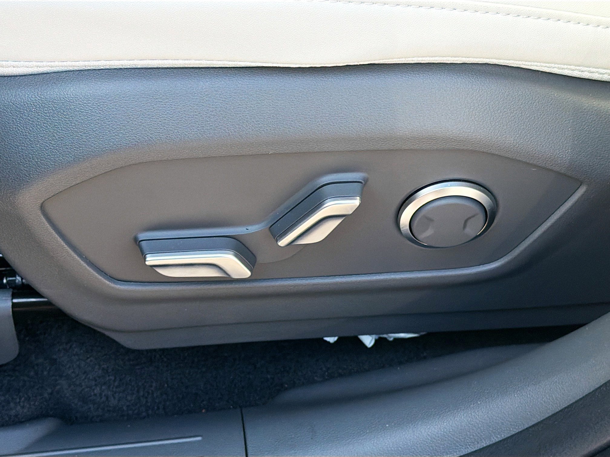 New 2026 Atlantis Blue Hyundai SEL FWD image 61