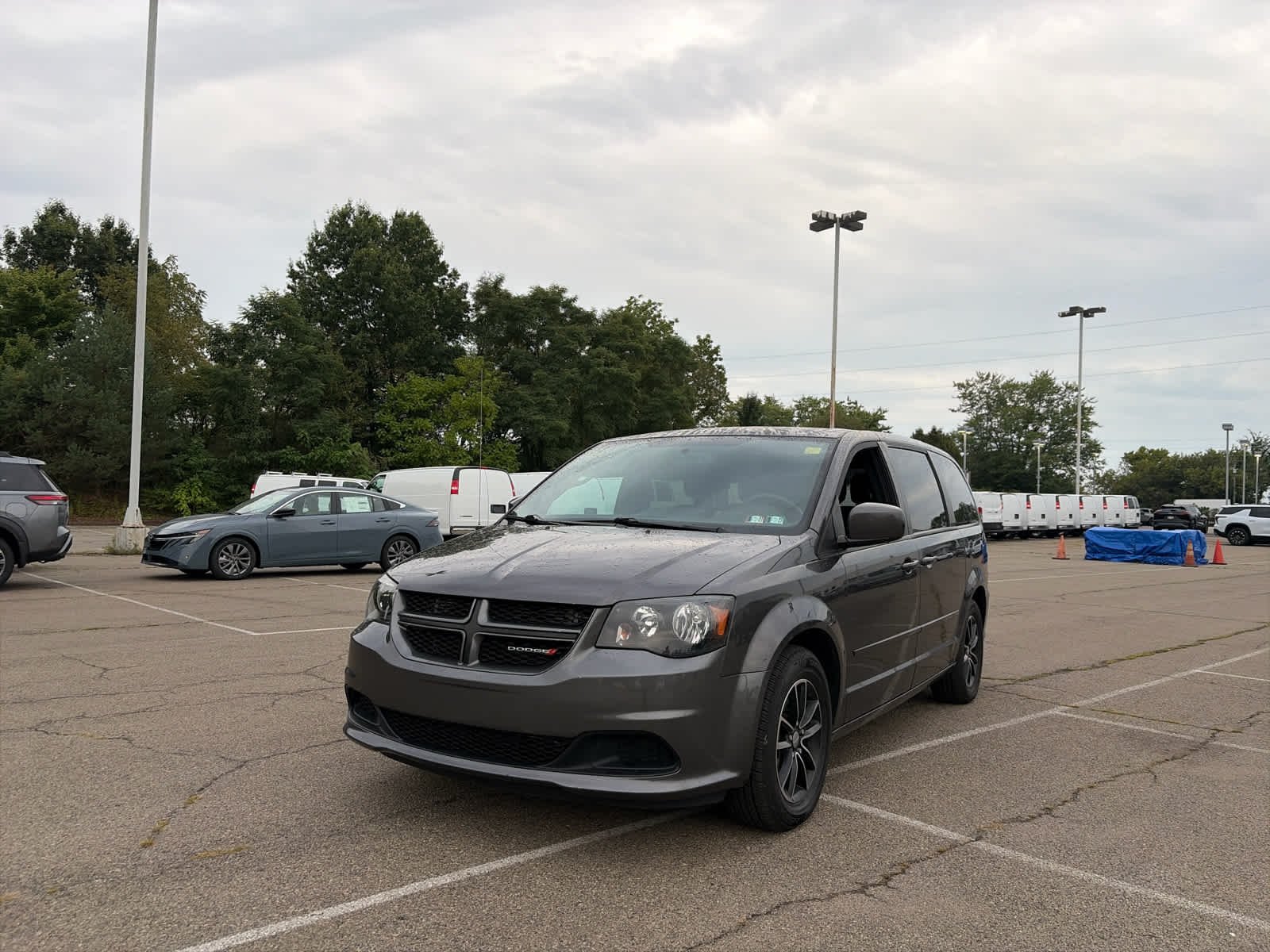 Used 2017 Granite Pearlcoat Dodge SE Plus image 1