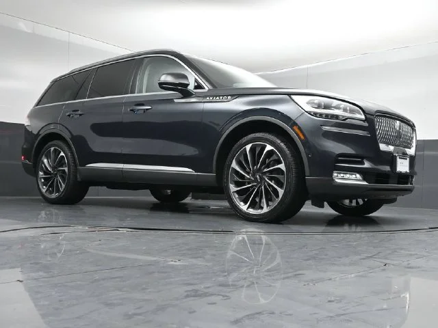 Certified Used 2021 Flight Blue Lincoln Reserve image 38