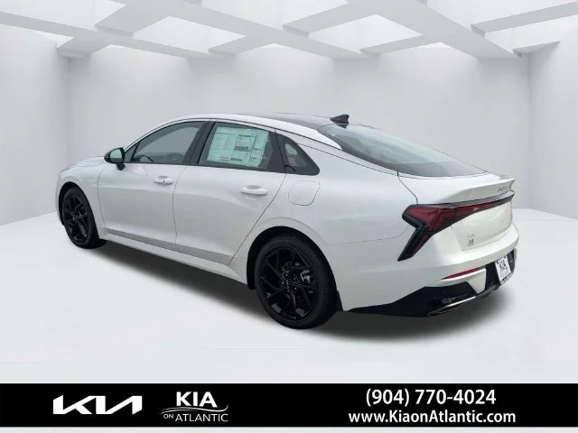 New 2027 Snow White Pearl Kia GT-Line image 6