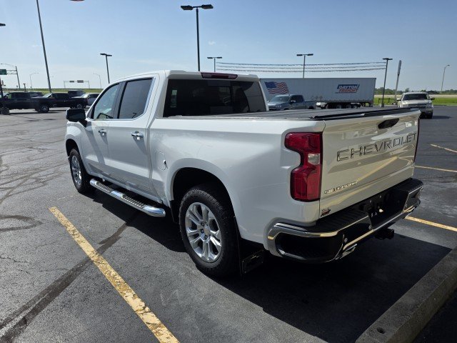 New 2026 Summit White Chevrolet LTZ image 38