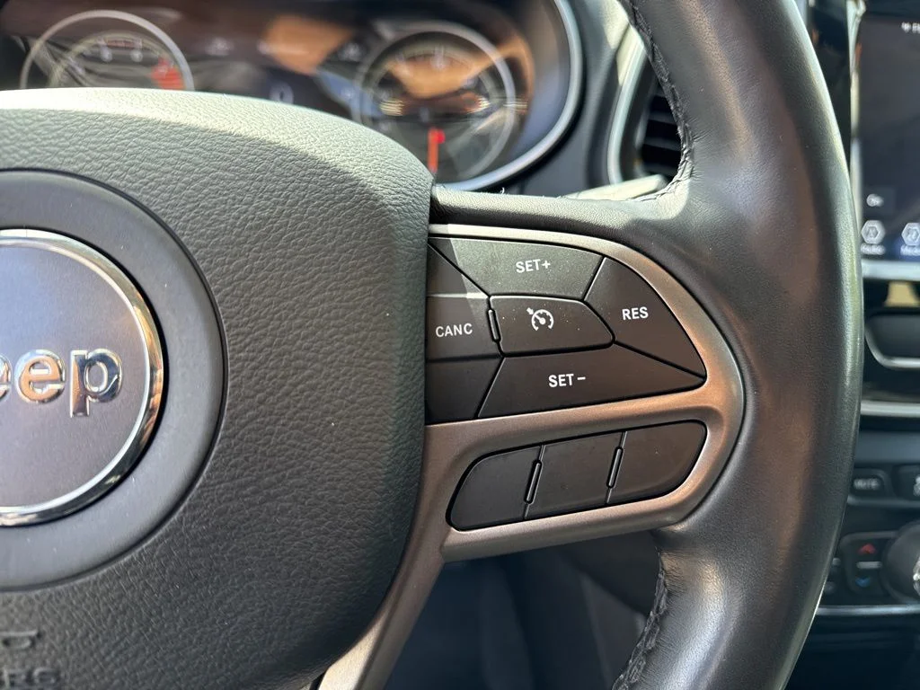 Used 2020 White Jeep Limited image 10