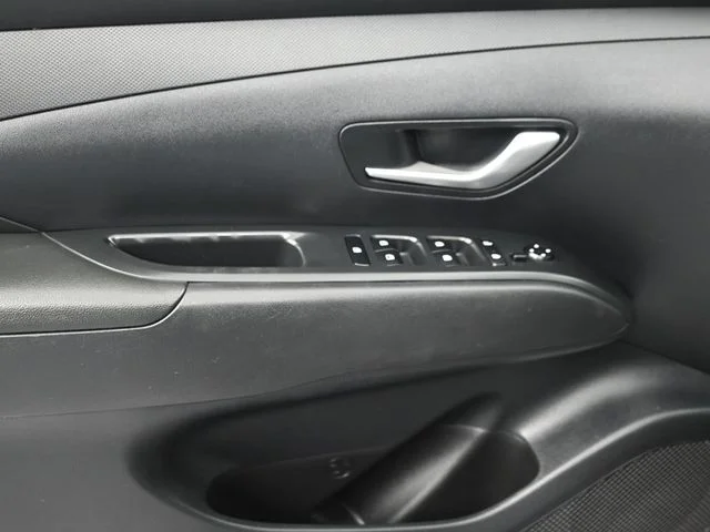 Used 2022 Silver Hyundai Blue image 17