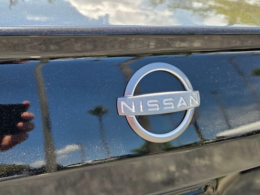 Used 2023 Black Nissan 2.5 SV image 9