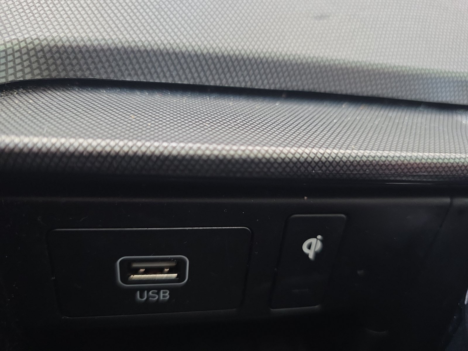 Used 2022 Abyss Black Pearl Hyundai Calligraphy image 19
