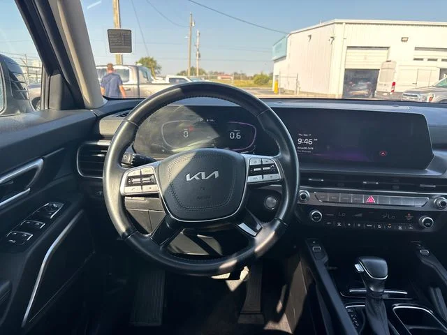Used 2025 Black Kia S image 12
