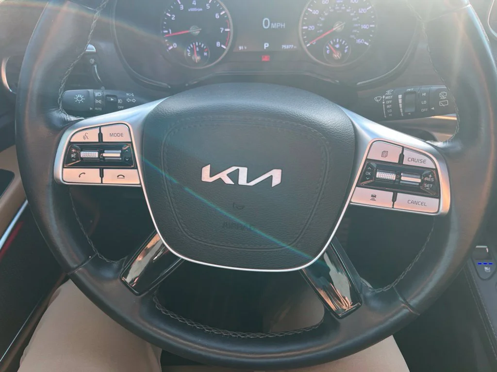 Used 2022 Ebony Black Kia SX image 17