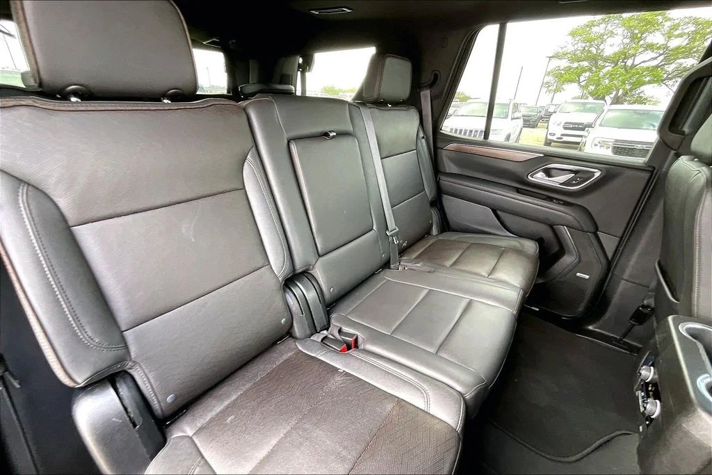Used 2023 Green Chevrolet High Country image 22