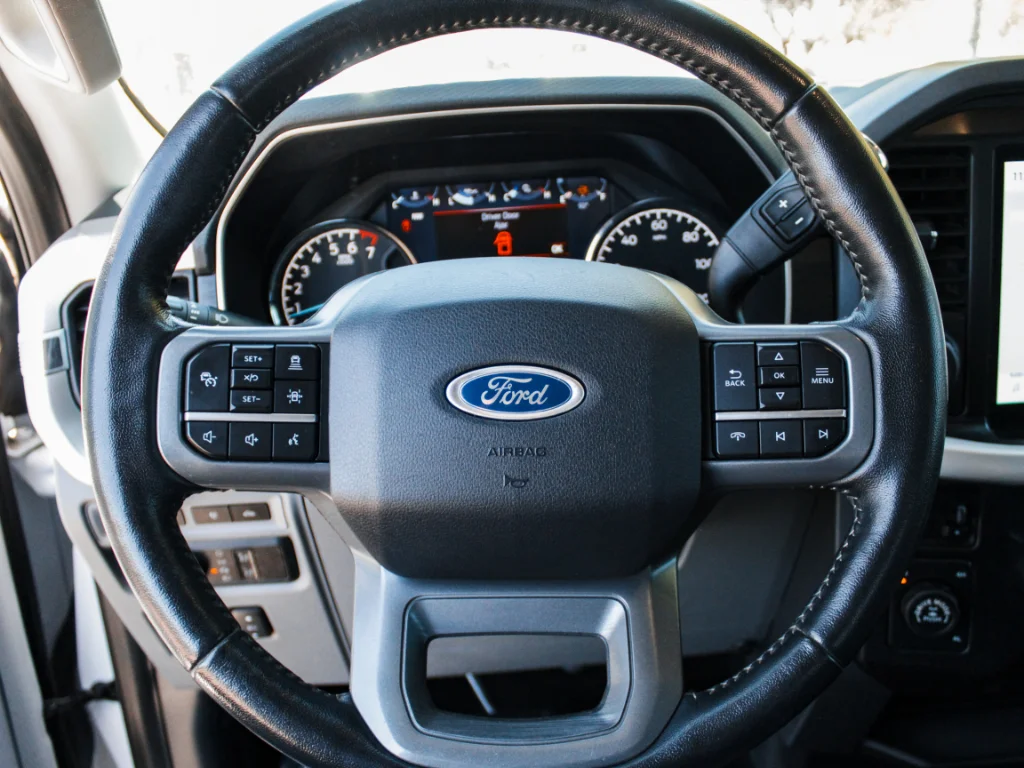Used 2021 Oxford White Ford XLT image 12