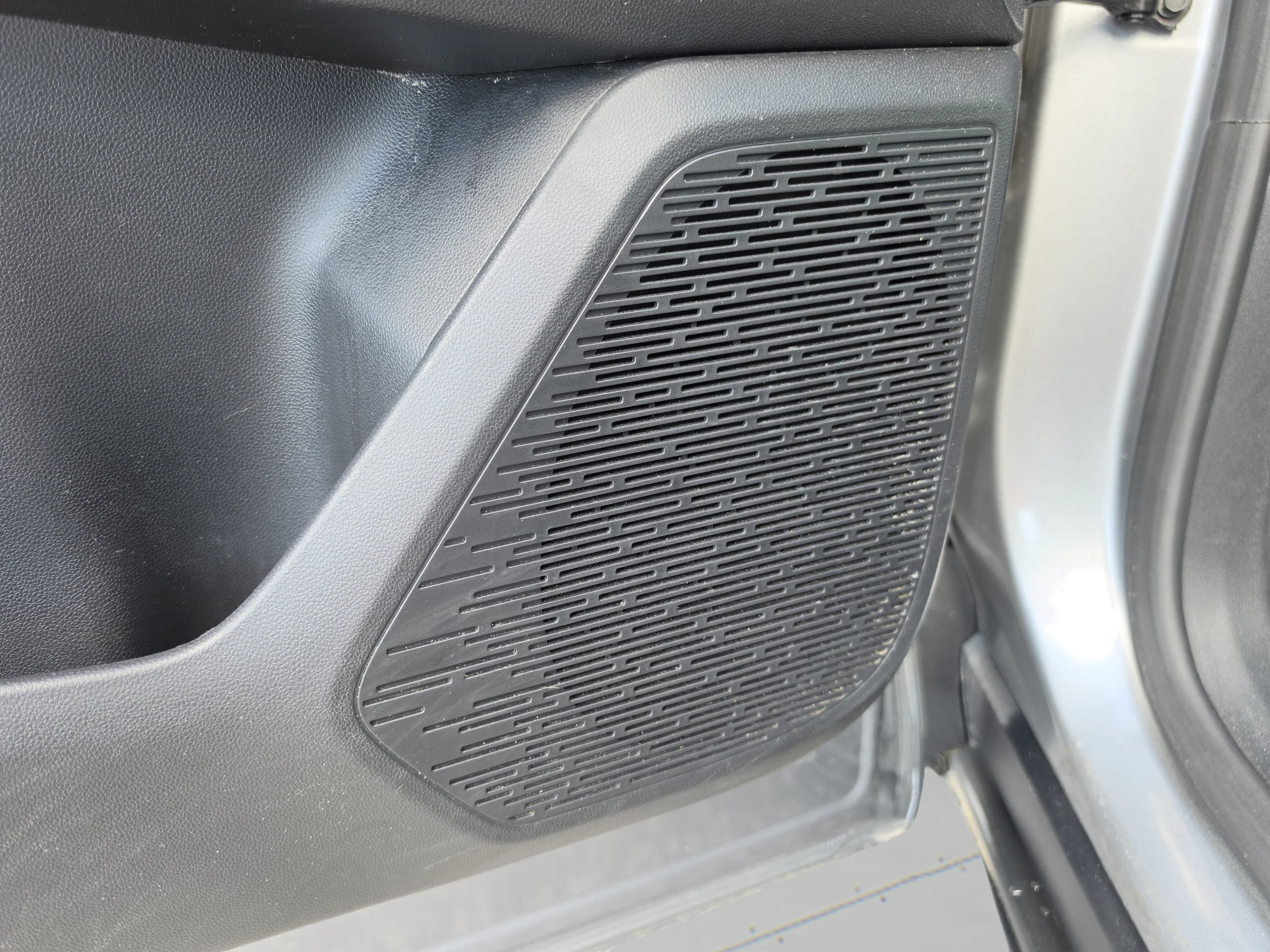 Used 2026 Sterling Gray Metallic Chevrolet FWD LT image 23