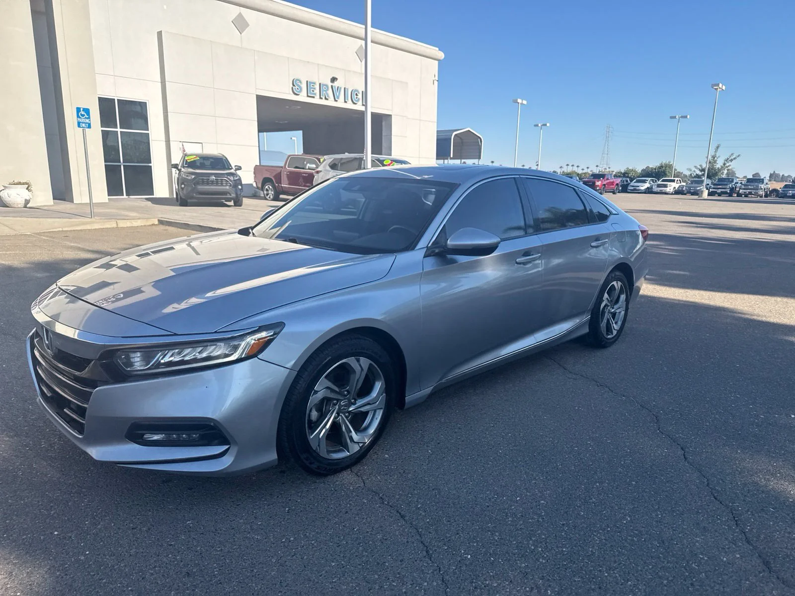 Used 2018 Silver Honda EX-L 1.5T image 7