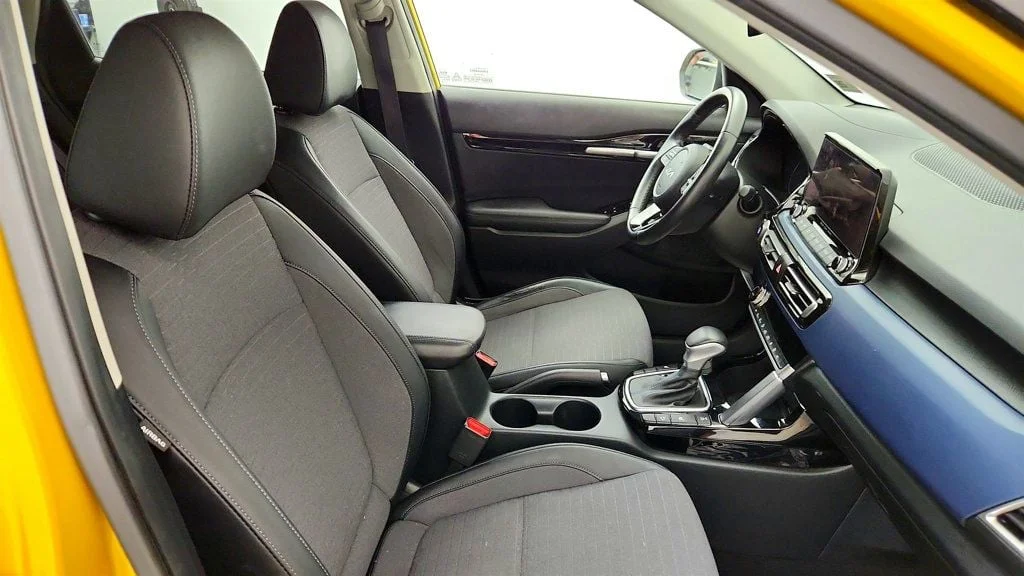 Used 2023 Starbright Yellow/Black Roof Kia S IVT AWD w/ Navigation Pkg & Illuminated Sills image 23