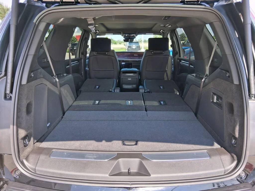 2026 Cadillac Escalade Luxury - Photo 6