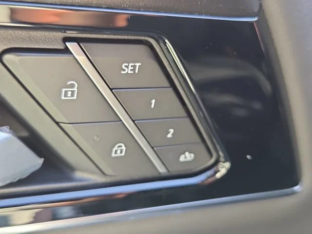 2026 GMC Yukon Denali - Photo 12